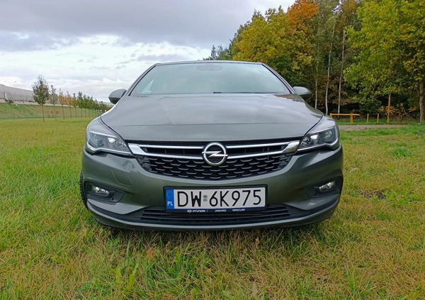 Opel Astra cena 53400 przebieg: 77000, rok produkcji 2017 z Wrocław małe 232